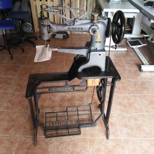 Máquina zapatera SINGER 29K